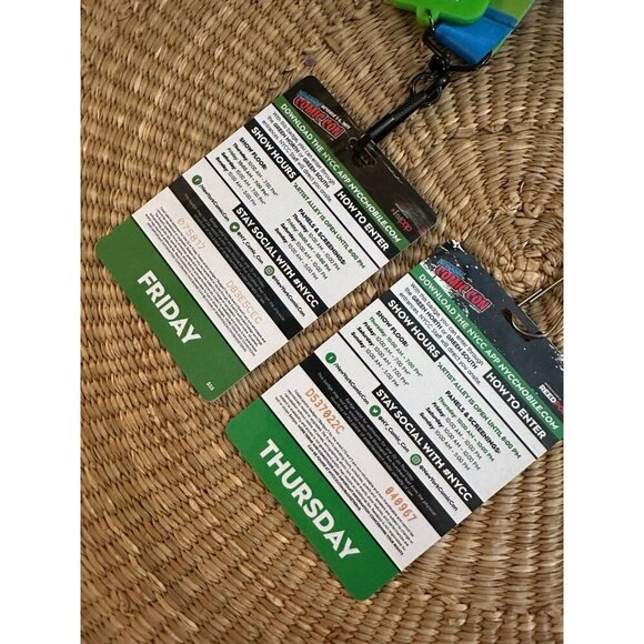 New York Comic Con 2019 Badges & Lanyards (2) - Picture 9 of 11